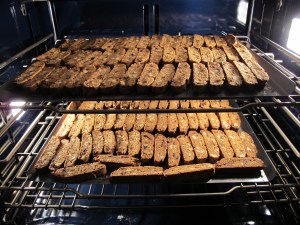 baking sliced biscotti