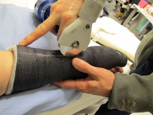 932-cast-2012-02-27 cutting the cast