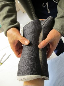 944-cast-2012-02-27 pulling the cast open