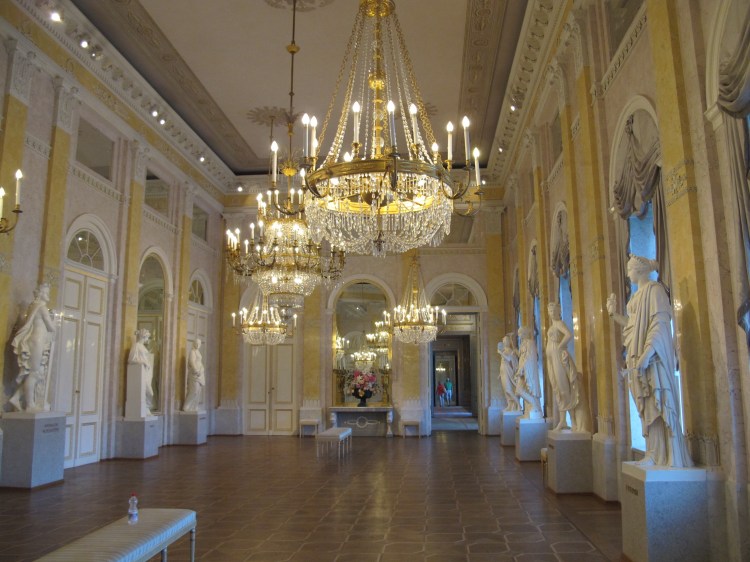 palace room 2