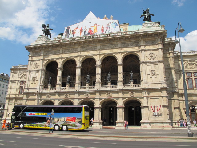 exterior Vienna Opera House