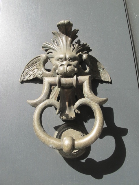 door knocker